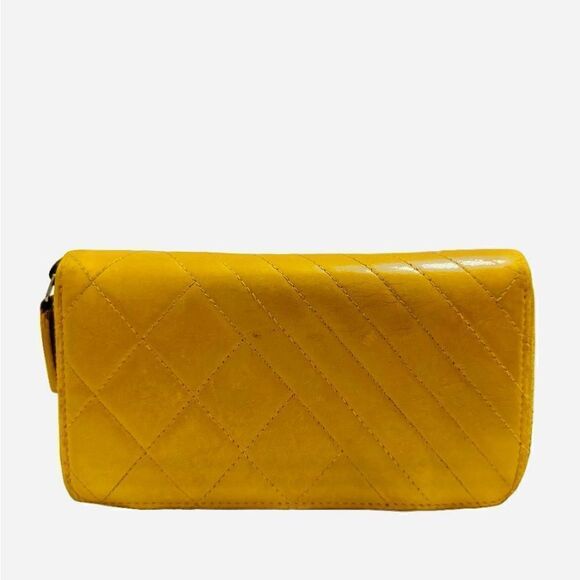 CHANEL Yellow Quilted Wristlet - Picture 5 of 16